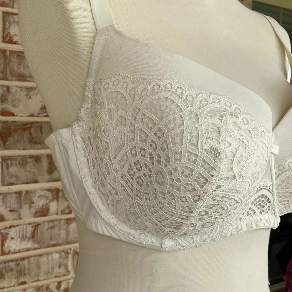 Auden White Battenberg Lace Plus Size Balconette Bra - Picture 6 of 12